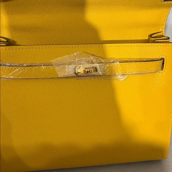NEW Yellow Crossbody Fashion Handbag ❤️ - Picture 3 of 8